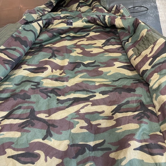 Northface Winter Jacket - Picture 5 of 5